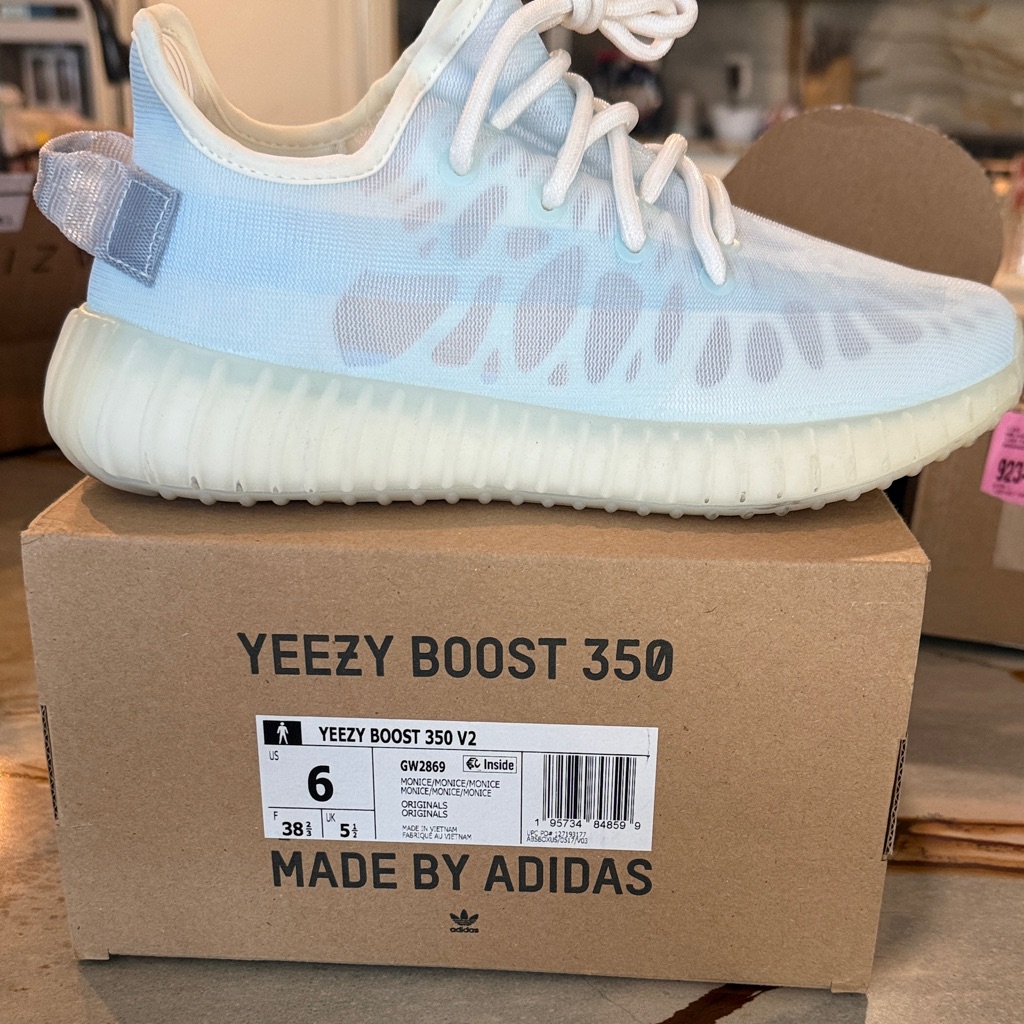 Adidas Yeezy Boost 350 V2 Monoice Size 6